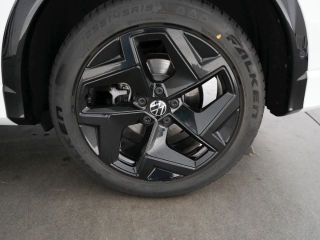 Tiguan R-LINE TDI DSG+AHK+NAVI+SCHIEBEDACH+LED M