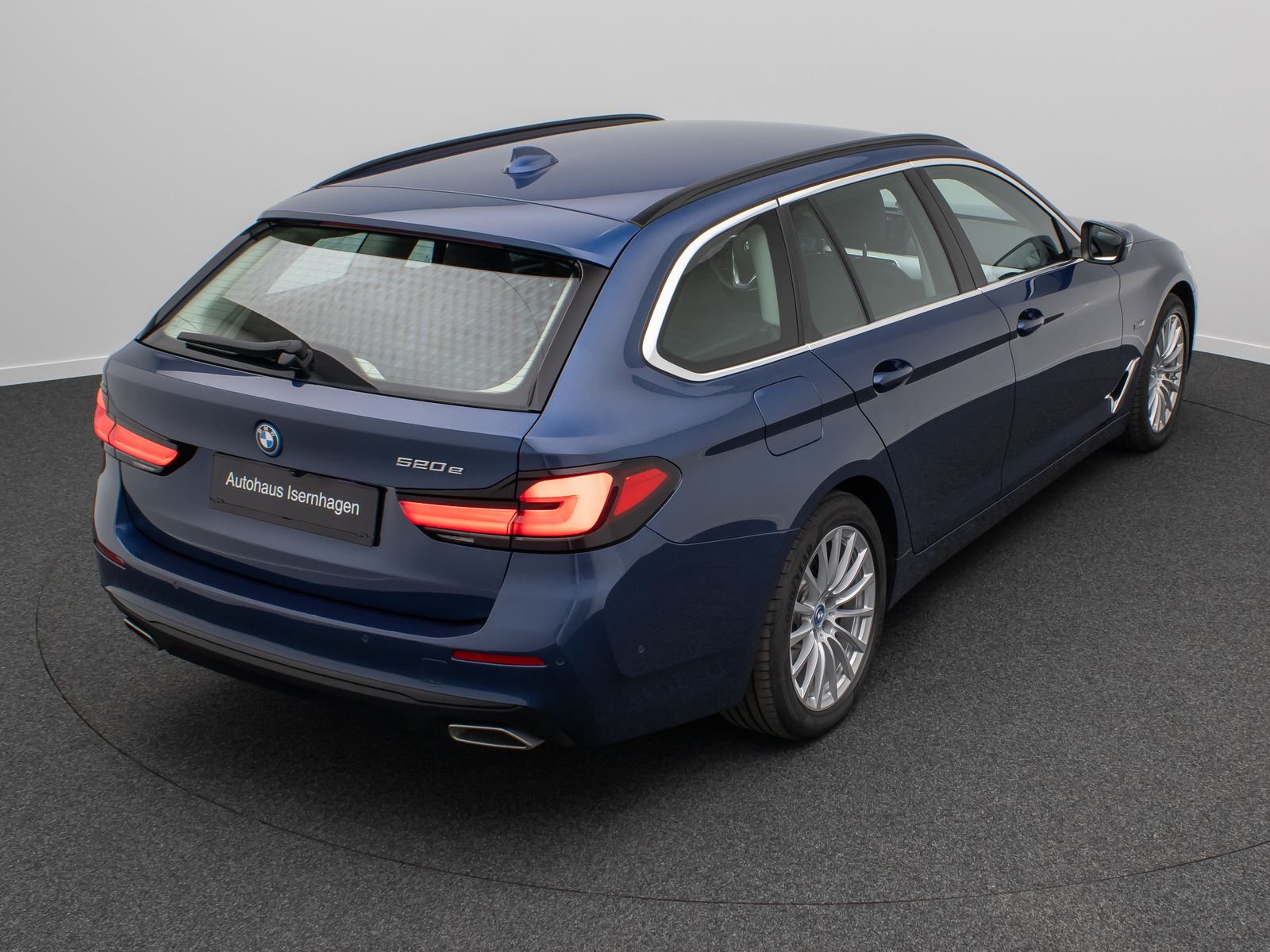 Fahrzeugabbildung BMW 520e Alarm DAB Kamera Cockpit Sport Leder 18Zoll