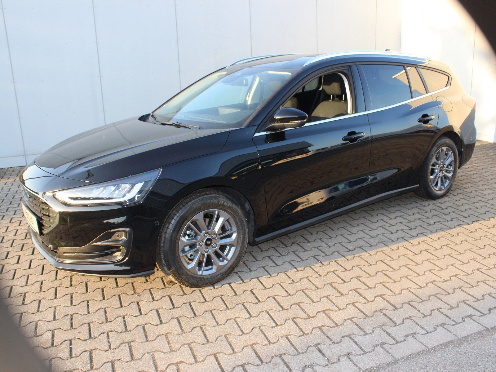Fahrzeugabbildung Ford Focus Titanium 1,0 EcoBoost MildHybrid