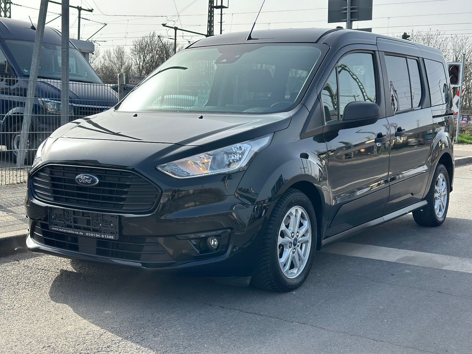 Fahrzeugabbildung Ford GRAND TOURNEO CONNECT*7 SITZER+AUTOM*