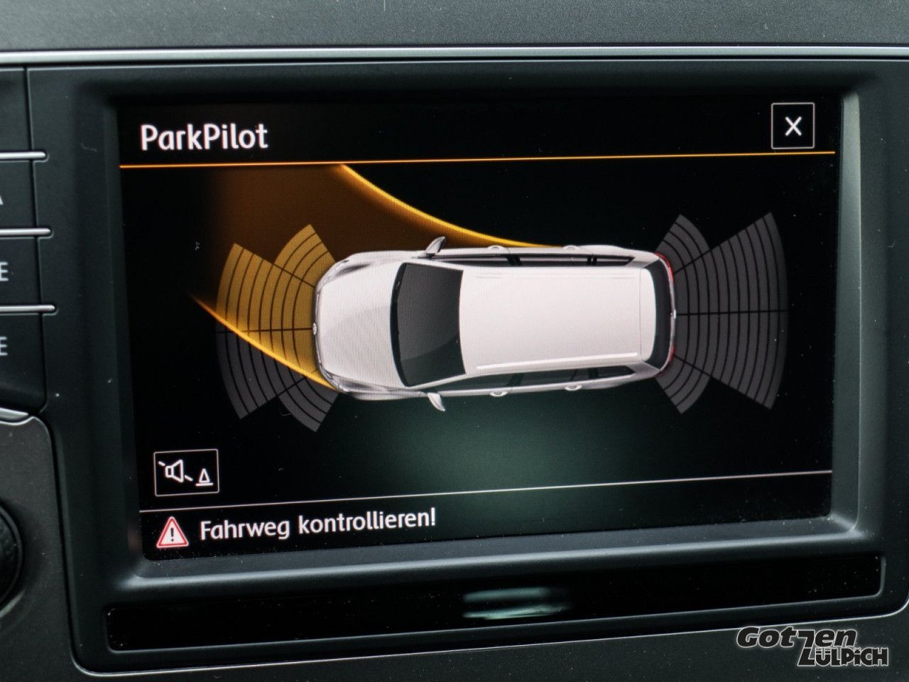 Fahrzeugabbildung Volkswagen Golf VII Variant 1.4 TSI BMT Lounge 1.4 TSI Navi