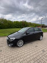 Mercedes-Benz B 180 - 2017 - Rentnerfahrzeug  - : Limousine, Rent