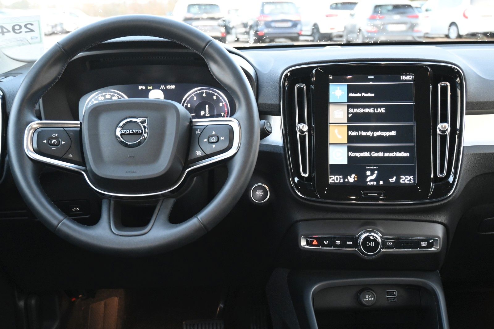 Fahrzeugabbildung Volvo XC40 T3 Benzin Momentum*RFK*FSHZG*