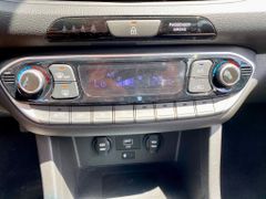 Fahrzeugabbildung Hyundai i30 1.0 AAC KAMERA SHZ ALLWETTER CARPLAY ALU