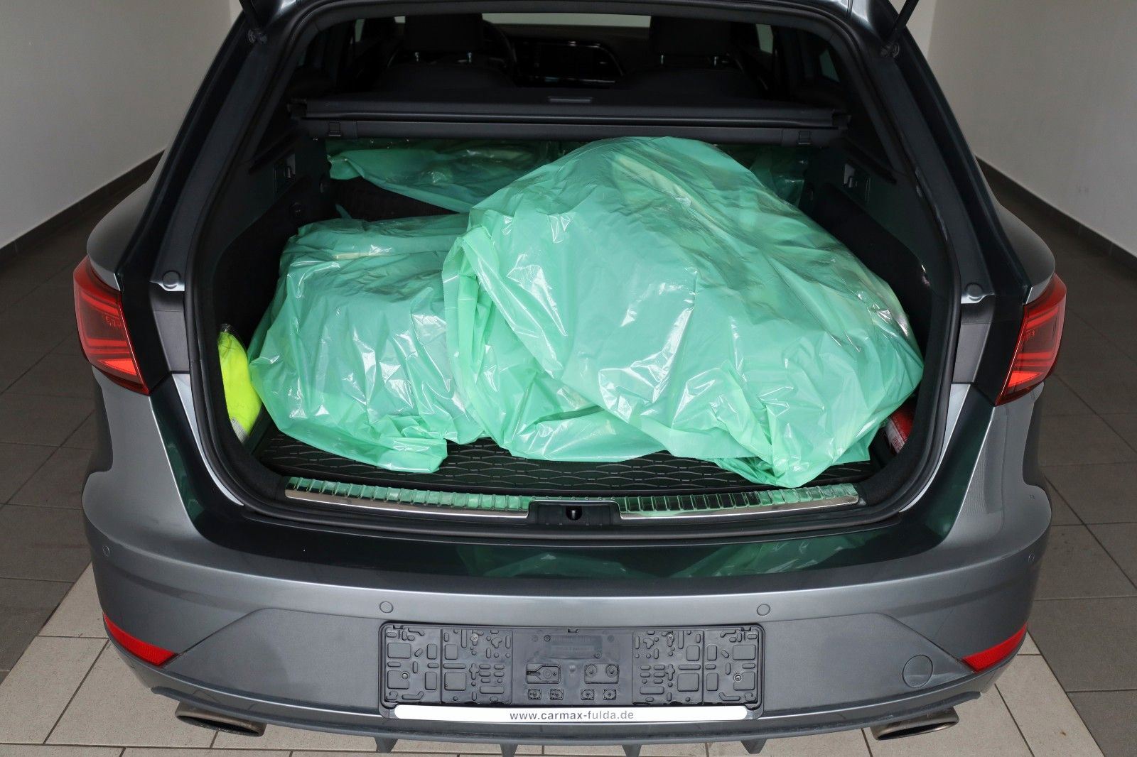 Fahrzeugabbildung SEAT Leon ST Cupra 300 4Drive TLeder,Navi,LED,PanDach