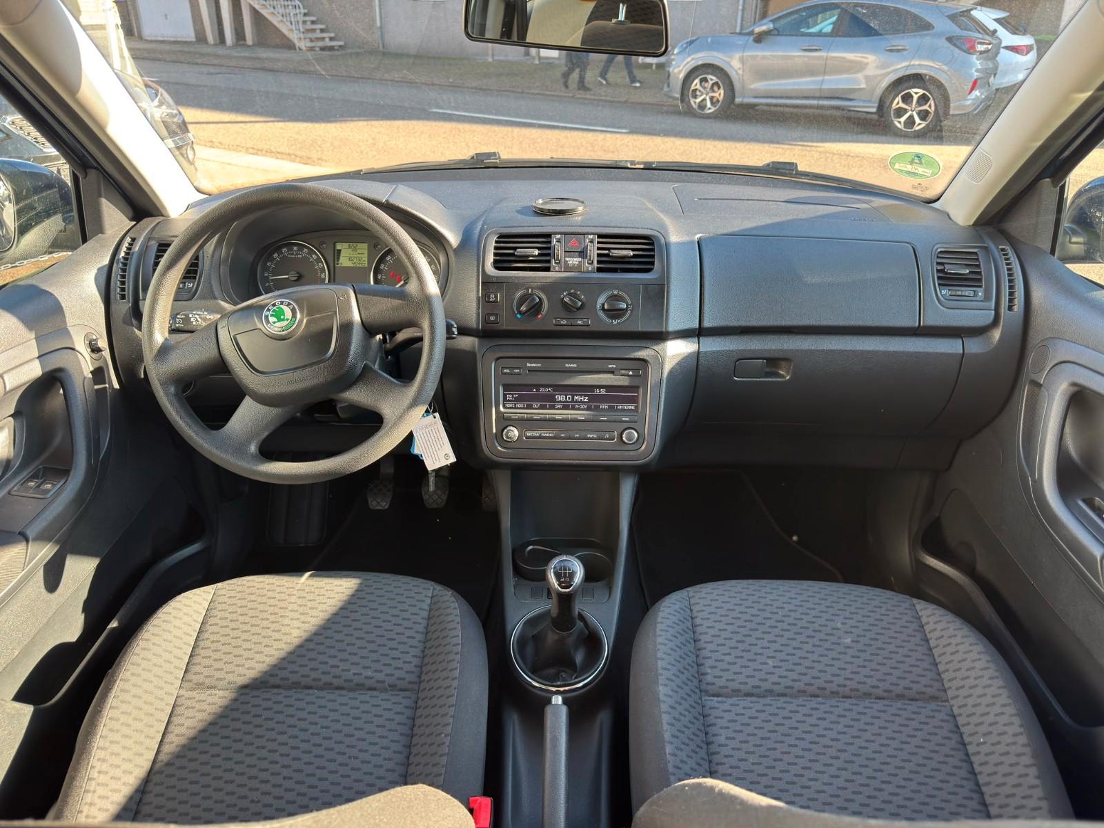Skoda Fabia 2011 — photo 10