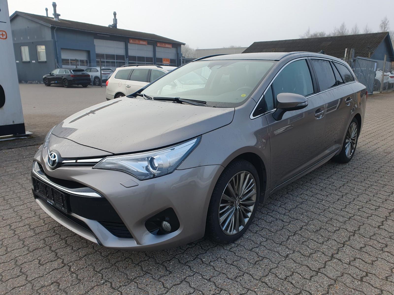 Toyota Avensis 1.8 Vvt-i Touring Sports *Panorama*Navi*