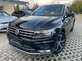 Volkswagen Tiguan 2.0 TDI 4M DSG Highline LED AHK ACC Sthzg - Volkswagen Tiguan mit Diesel-Antrieb: Vollleder, Beheizbares Lenkrad, Automatik