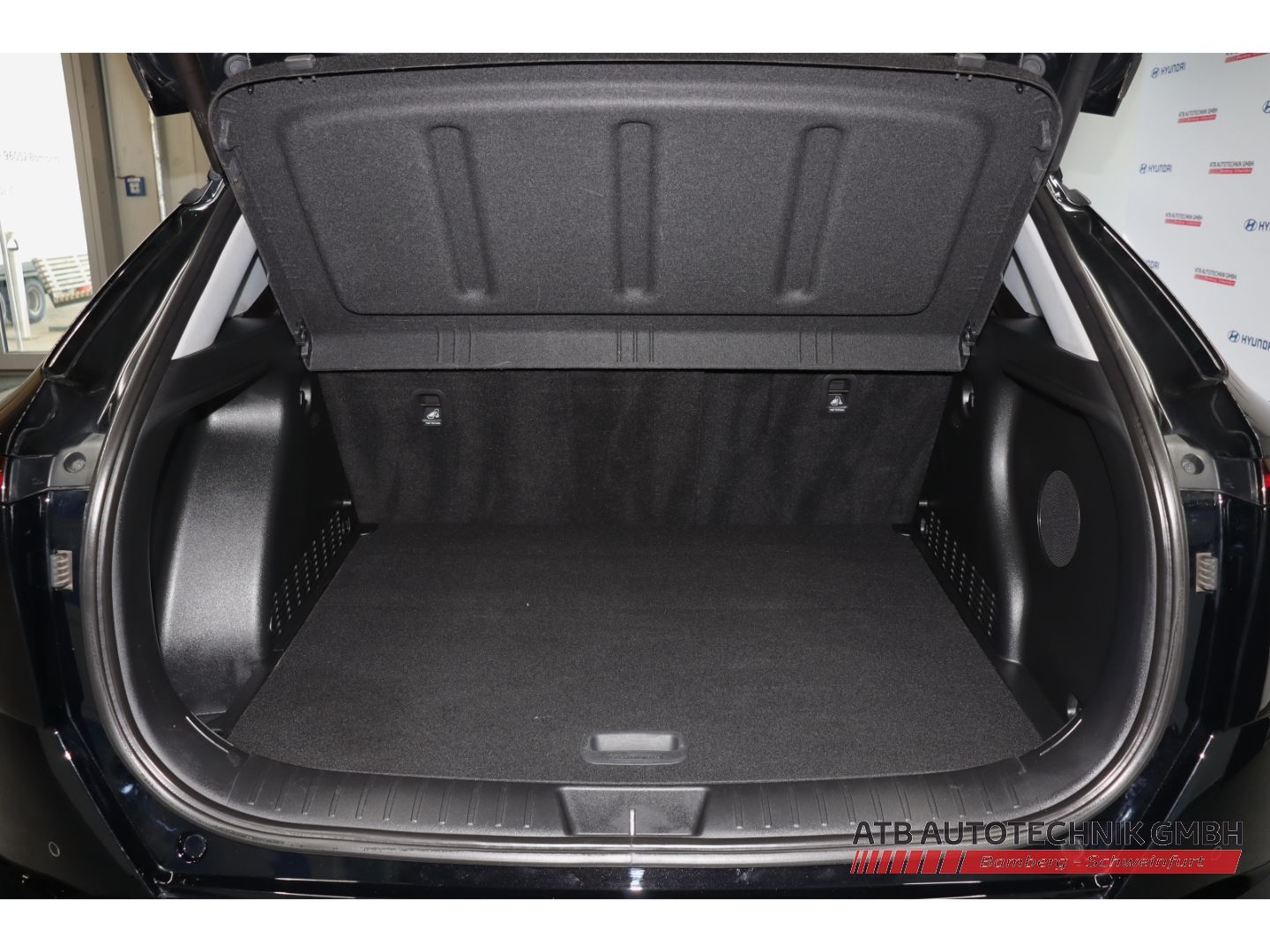 Fahrzeugabbildung Hyundai KONA Elektro Prime 65,4 kWh 2WD SOH 98,9% HUD Na