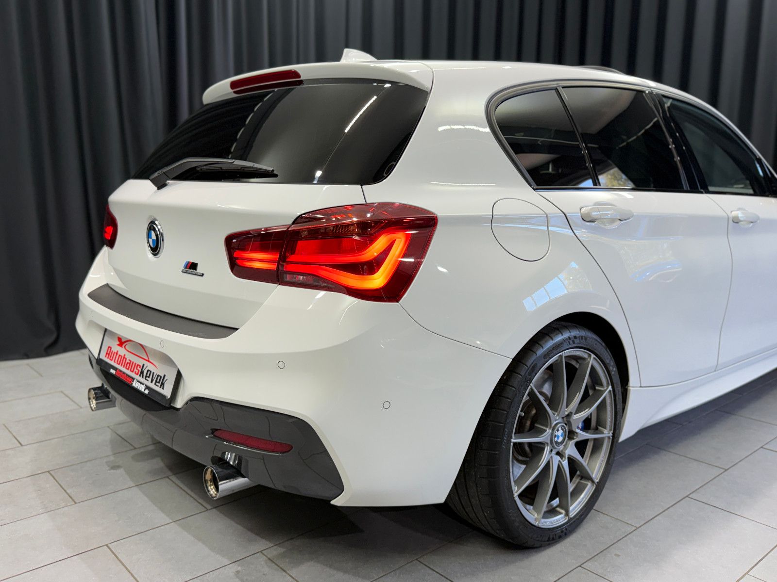 Fahrzeugabbildung BMW M140i xDrive Special Edition|M-PERFORMANCE|1.HD