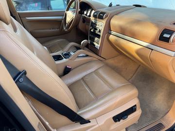 صورة 9 لـ 2006 Porsche CAYENNE