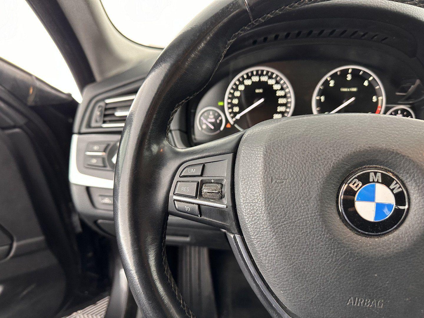 BMW 518 2014 — photo 22