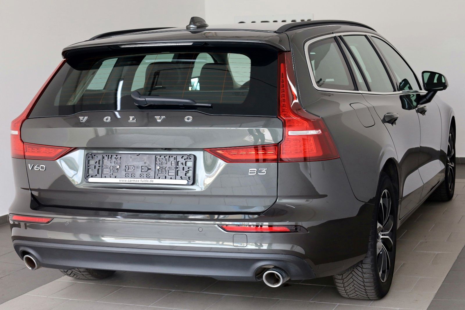 Fahrzeugabbildung Volvo V60 Kombi Momentum Pro,Aut.,Navi,Kamera, AHK el.