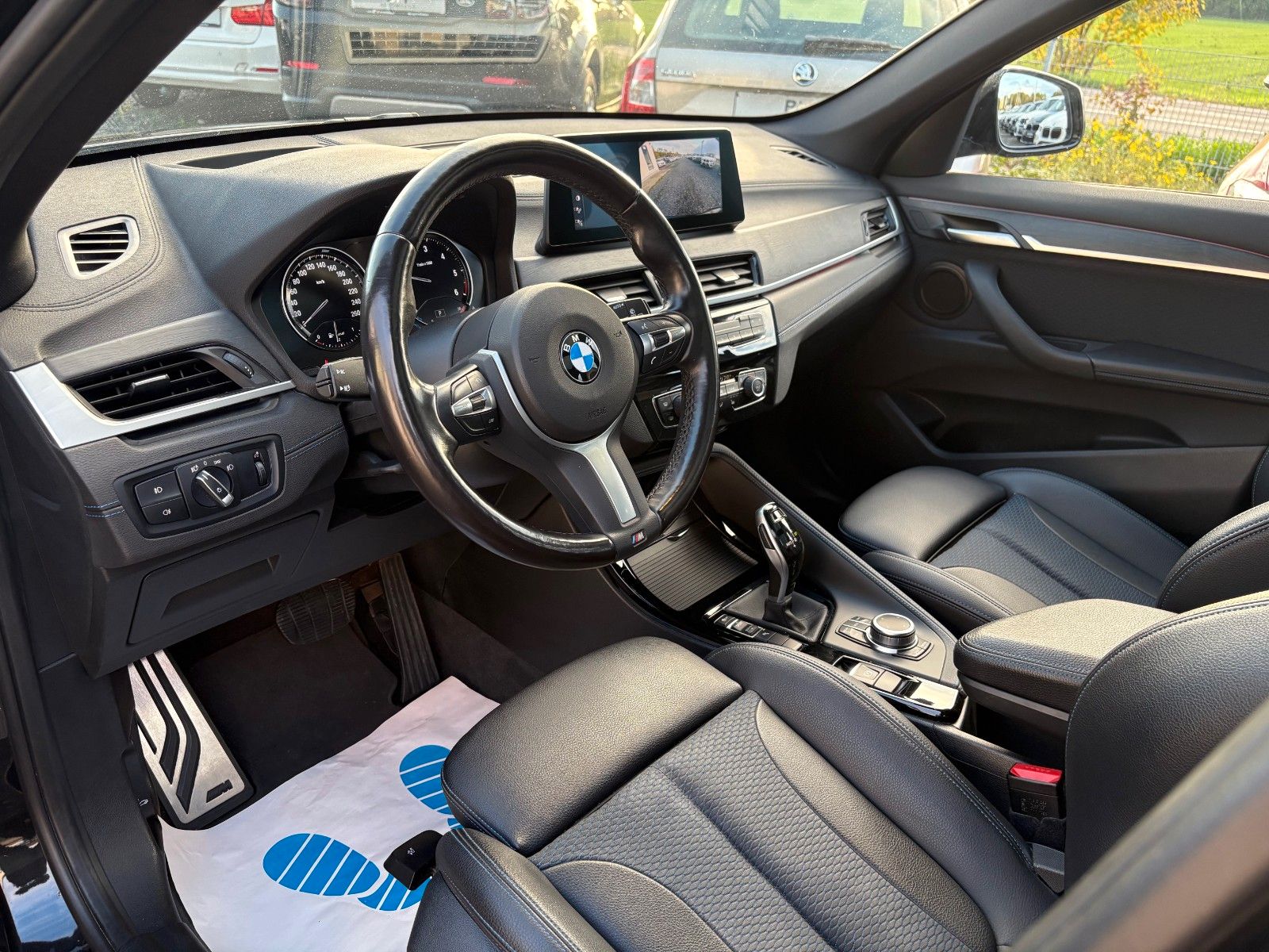 Fahrzeugabbildung BMW X1 sDrive18d Aut. M SPORTPAKET Navi LED Pano HUD