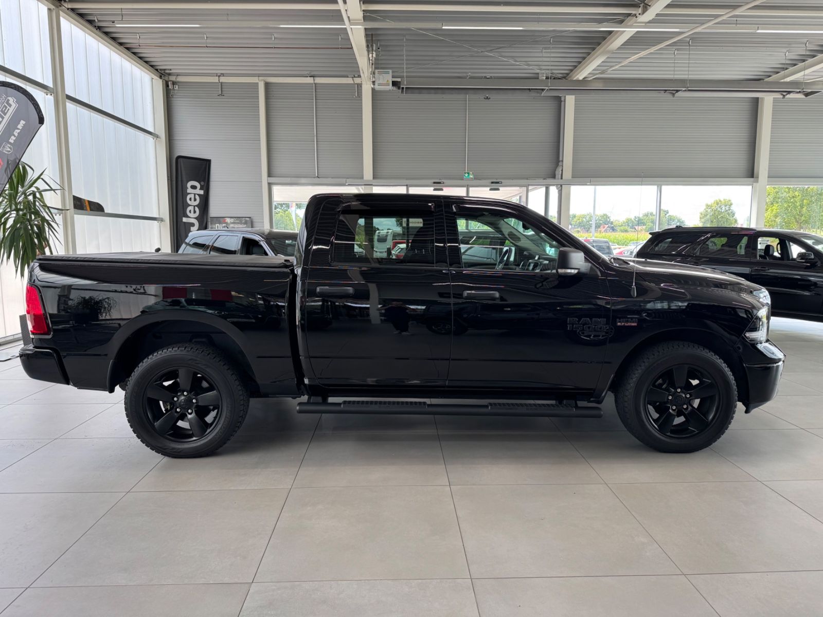 Fahrzeugabbildung Dodge RAM 1500 Classic Black Edition LPG LED TOP