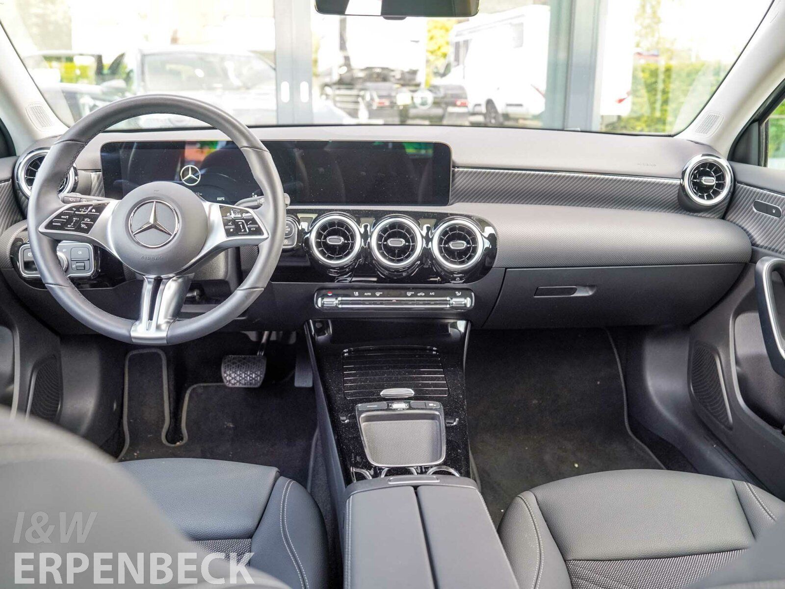 Fahrzeugabbildung Mercedes-Benz A 200 Progressive AHK MBUX Kamera Totwinkel SHZ