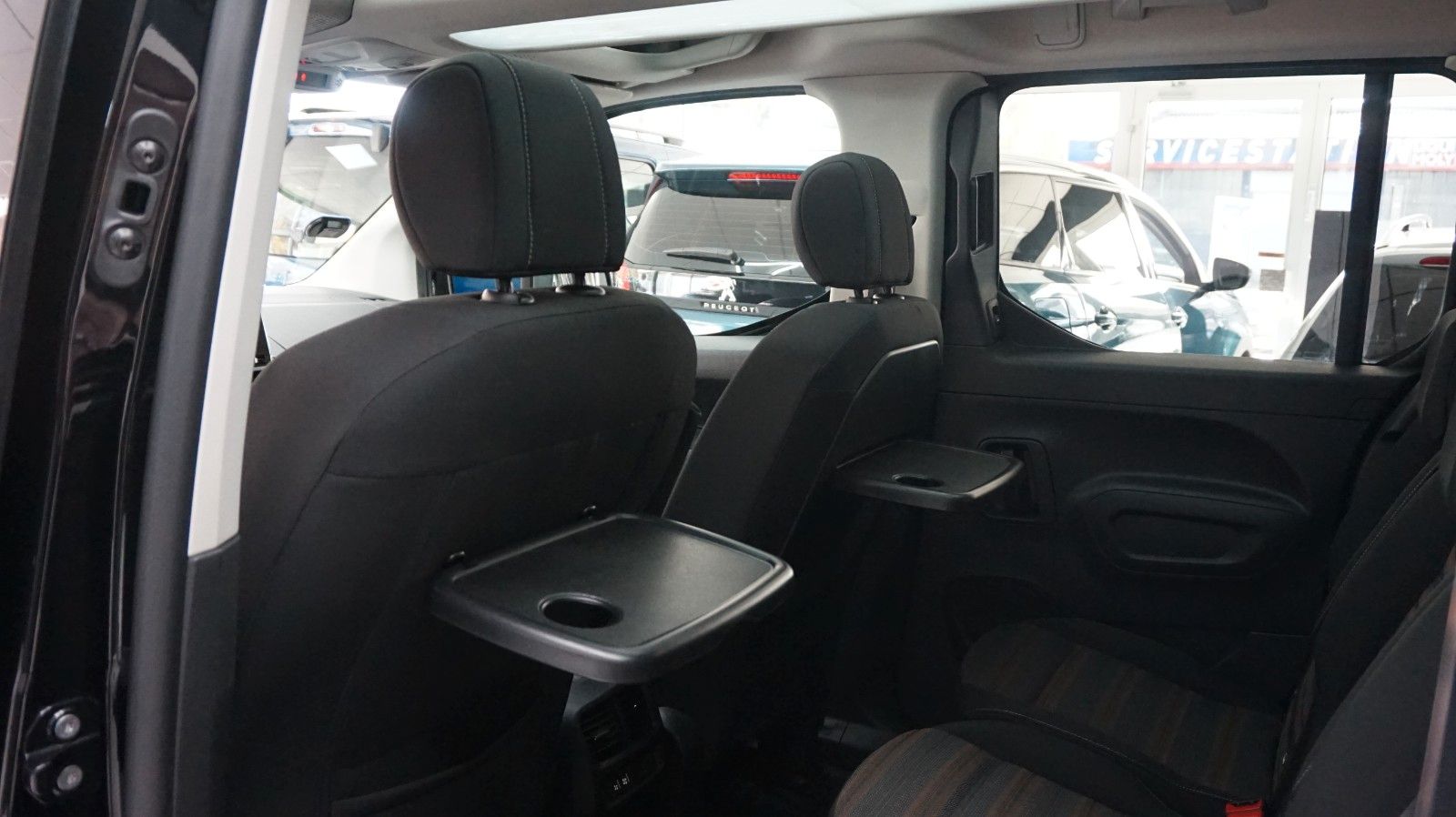 Fahrzeugabbildung Opel Life E Innovation 5,5 L. durch. Verbrauch