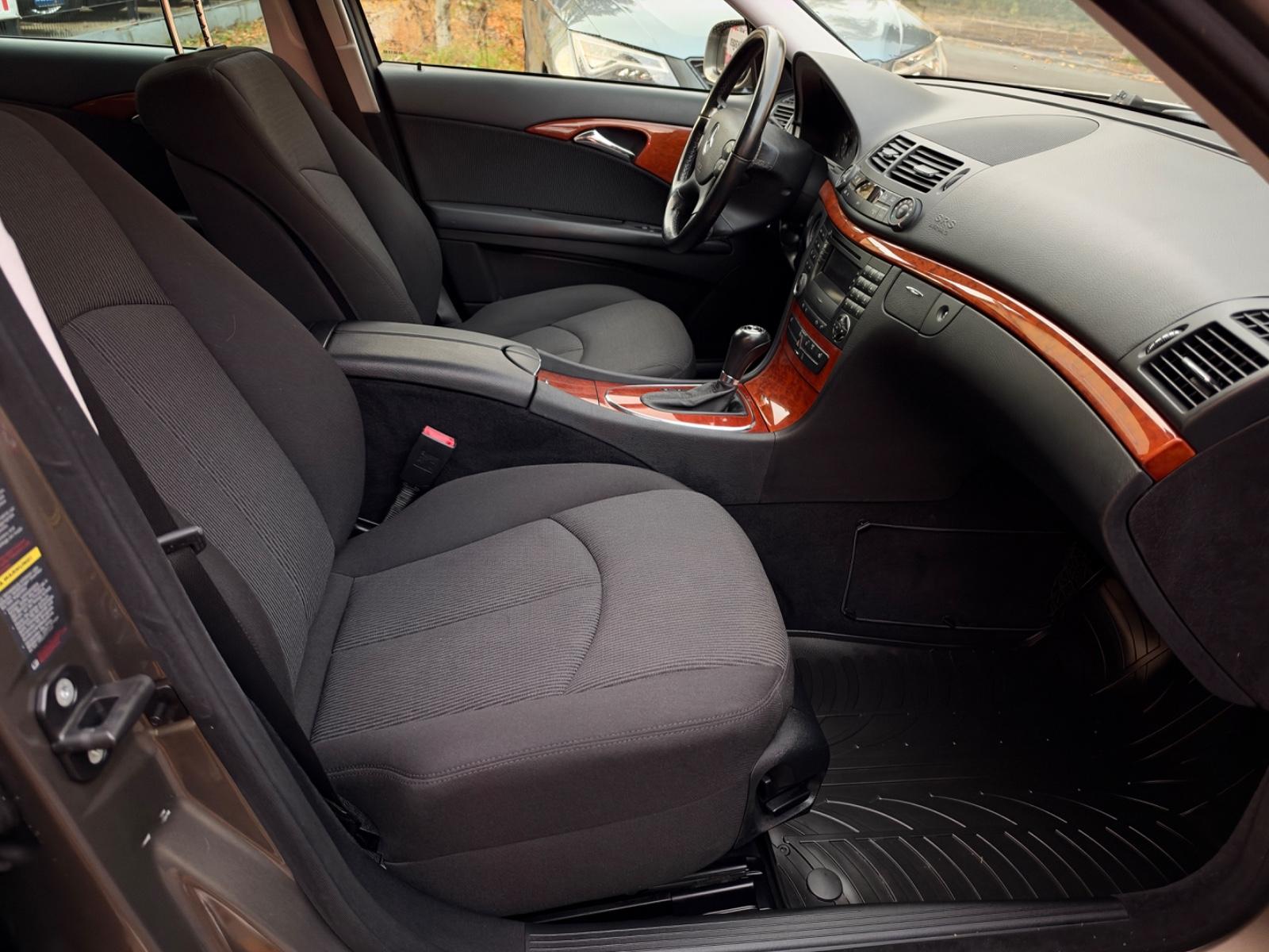 Mercedes-Benz E220 2007 — photo 10