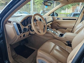 Porsche Cayenne - 11