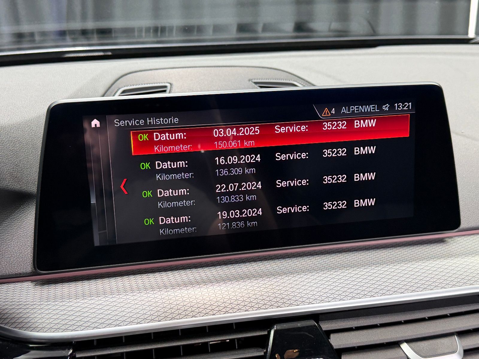 Fahrzeugabbildung BMW 540i Touring xDrive M Sport|HIFI|HuD|PANO|KEYLES