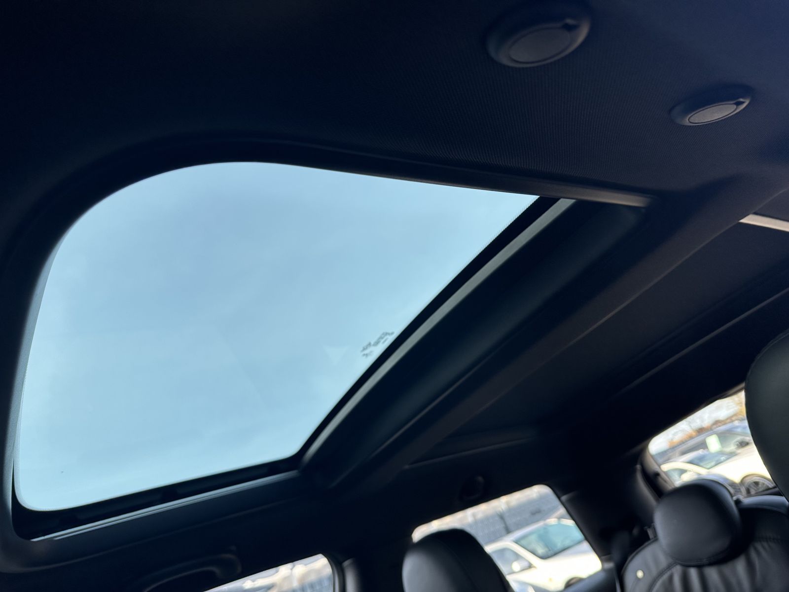 Fahrzeugabbildung MINI John Cooper Works NAV+LED+SHZ+H&K+PANO+PDC+18Zo