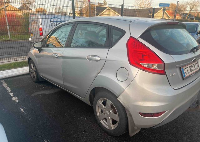 Ford Fiesta 1,4 TDCi DPF Champions FULL OPTION