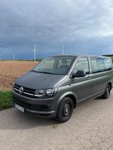 Volkswagen T6 Multivan s.g. Zustand, AHK, Gute Nacht Paket - Volkswagen T6 Multivan: Grau