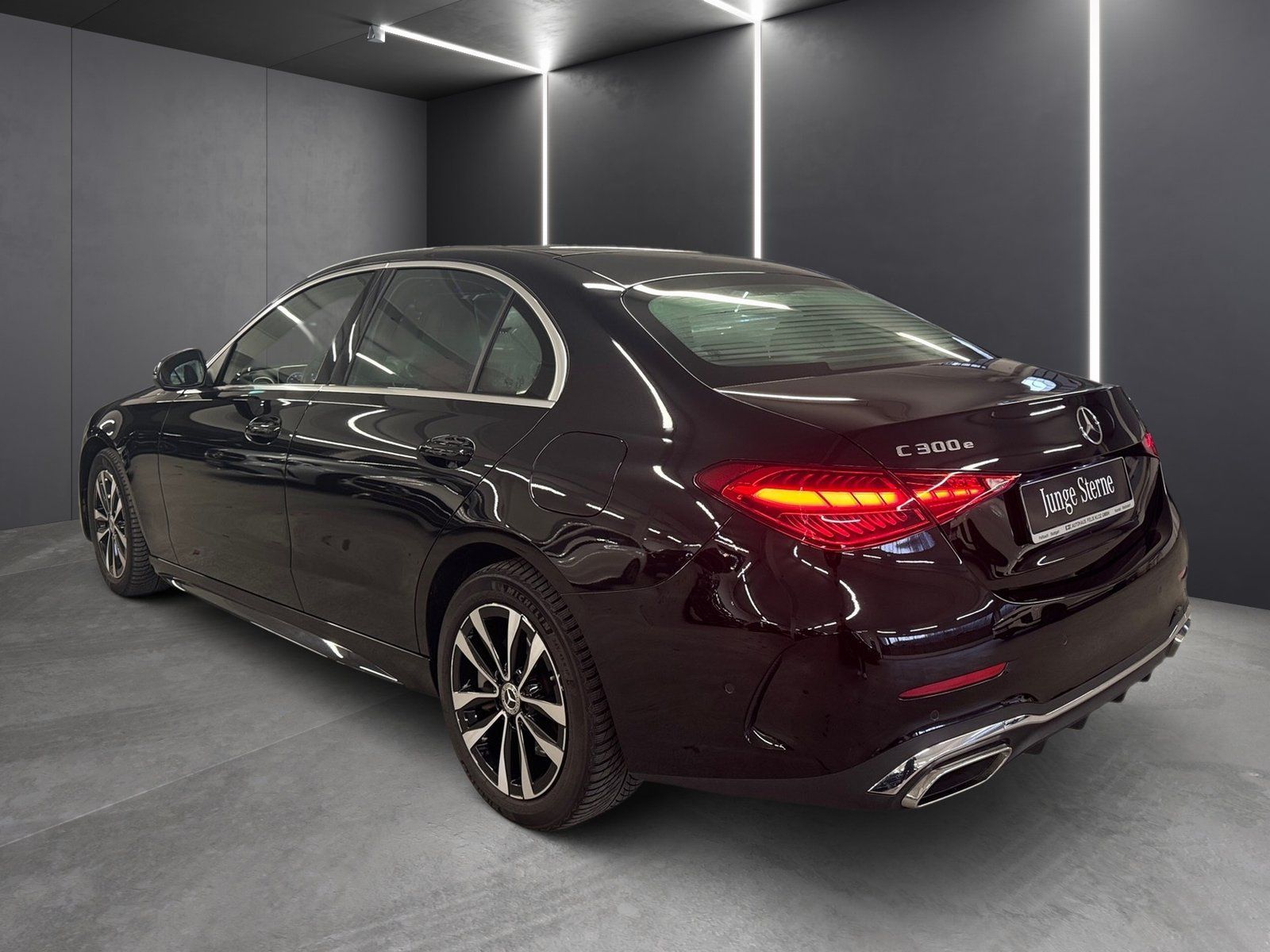 Fahrzeugabbildung Mercedes-Benz C 300 e AMG*Digital Light*Distronic*Soundsystem*