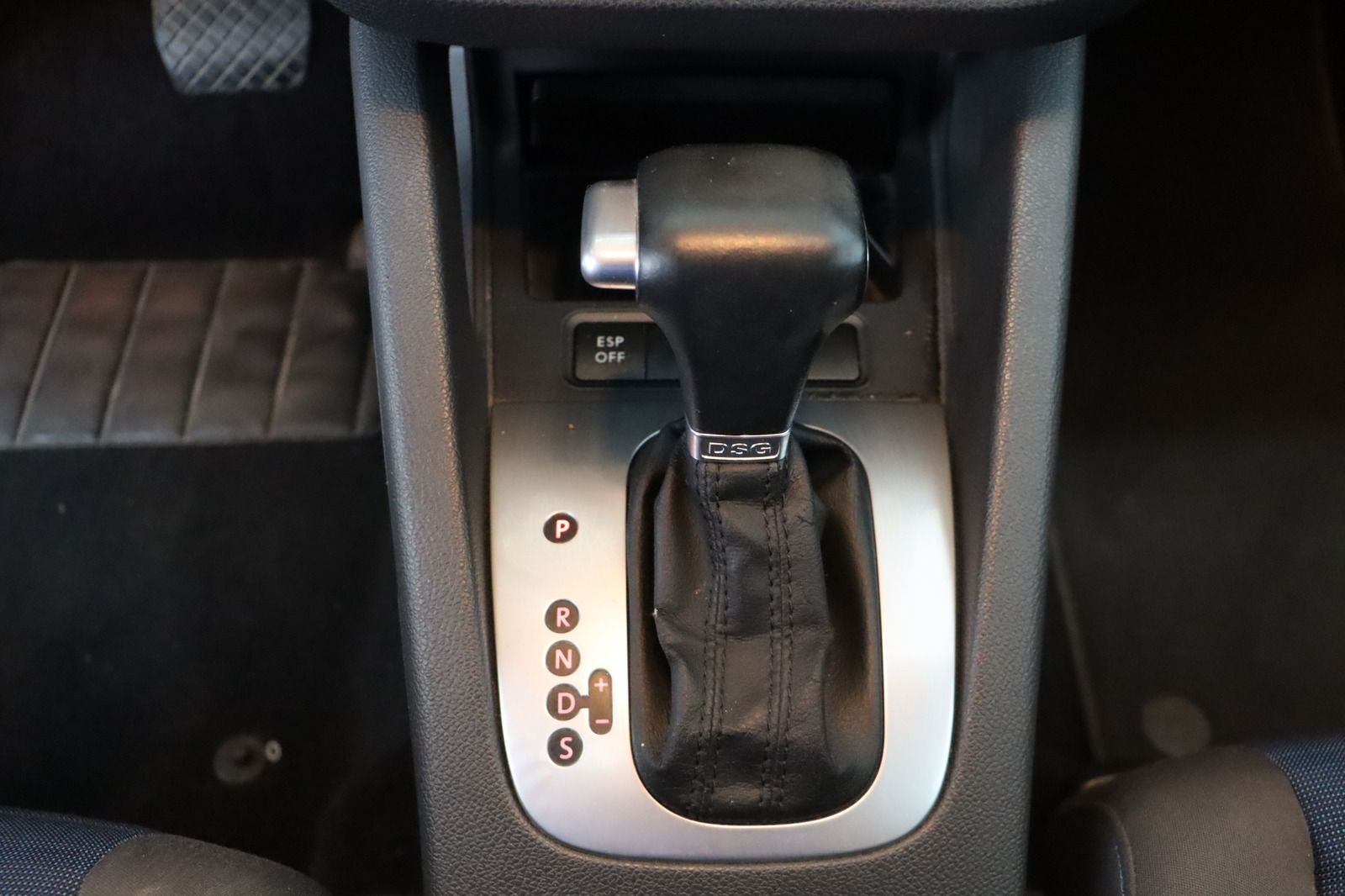 Fahrzeugabbildung Volkswagen Golf V 2.0 TDI DSG Tour HU 04.2028