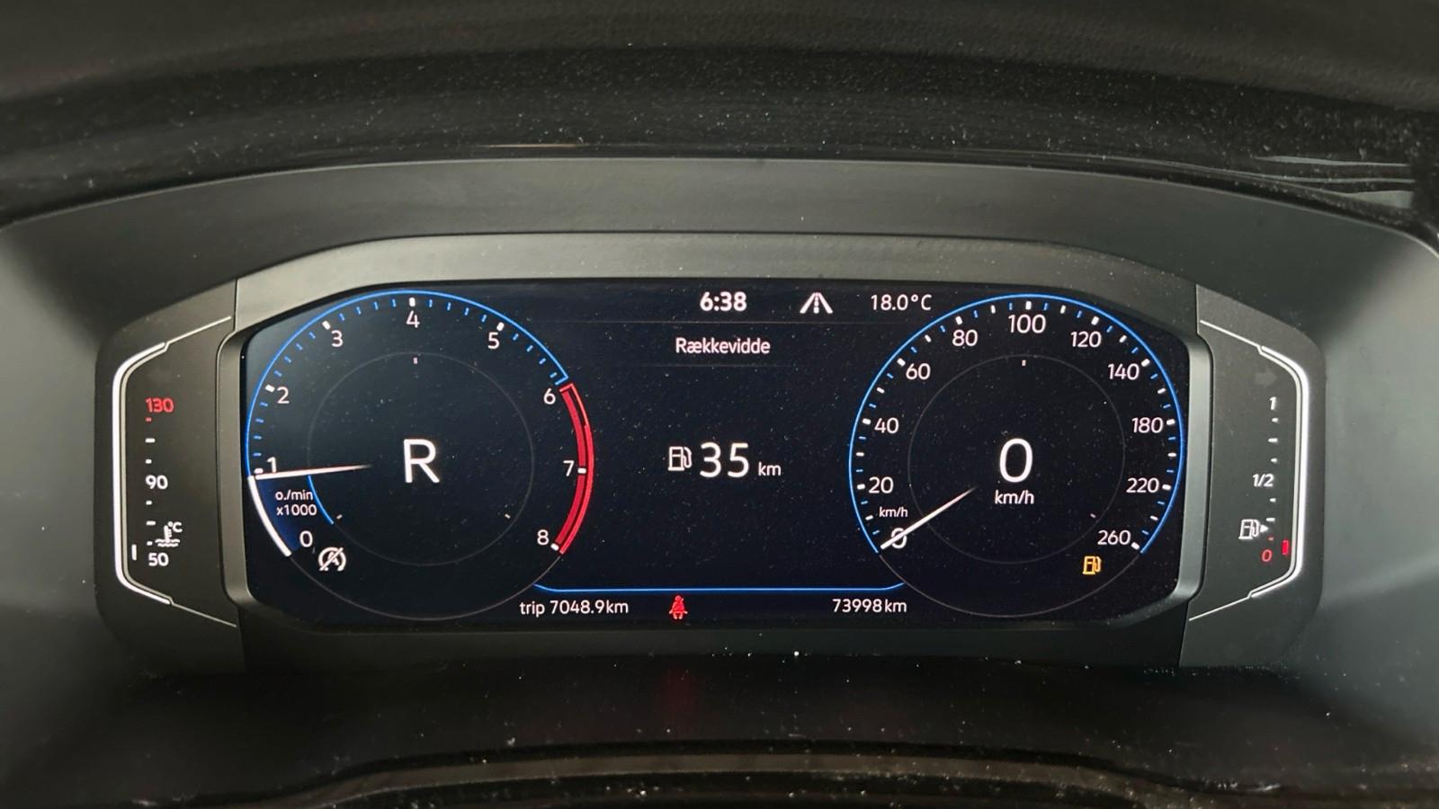 Volkswagen Touran R-Line High.7Sitze Navi Cockpit Pano.RFK AHK ACC, миниатюра 11
