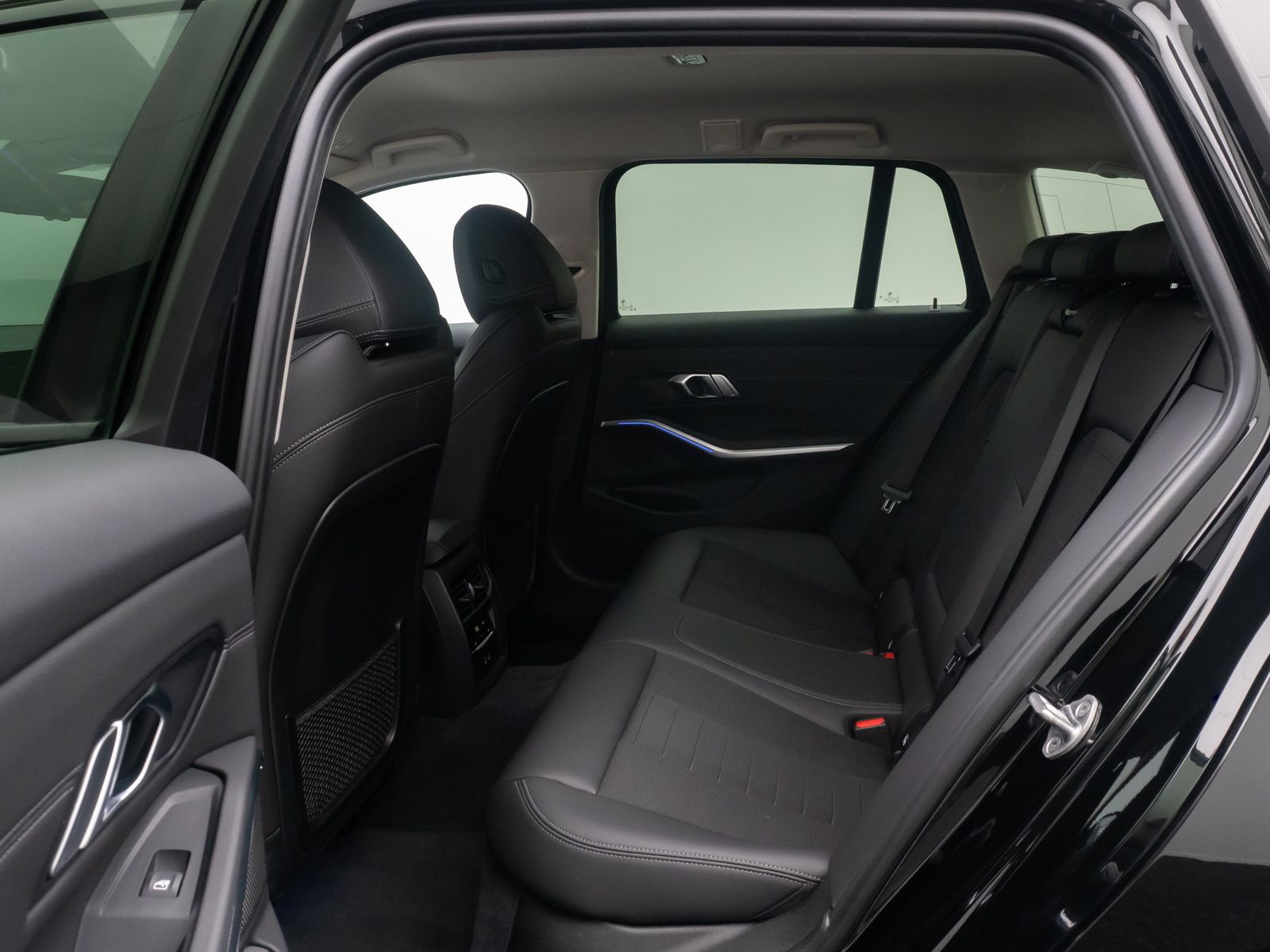 Fahrzeugabbildung BMW 320i Sport Line Laser DAB Kamera HiFi ACC Alarm