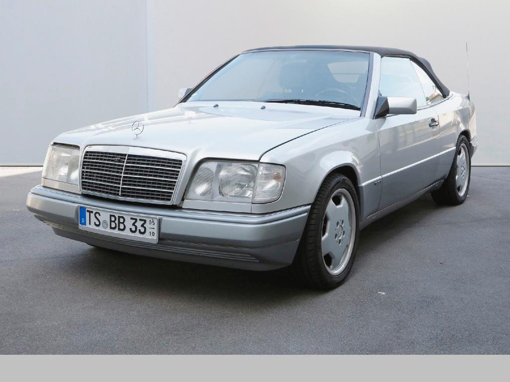 Mercedes-Benz 220