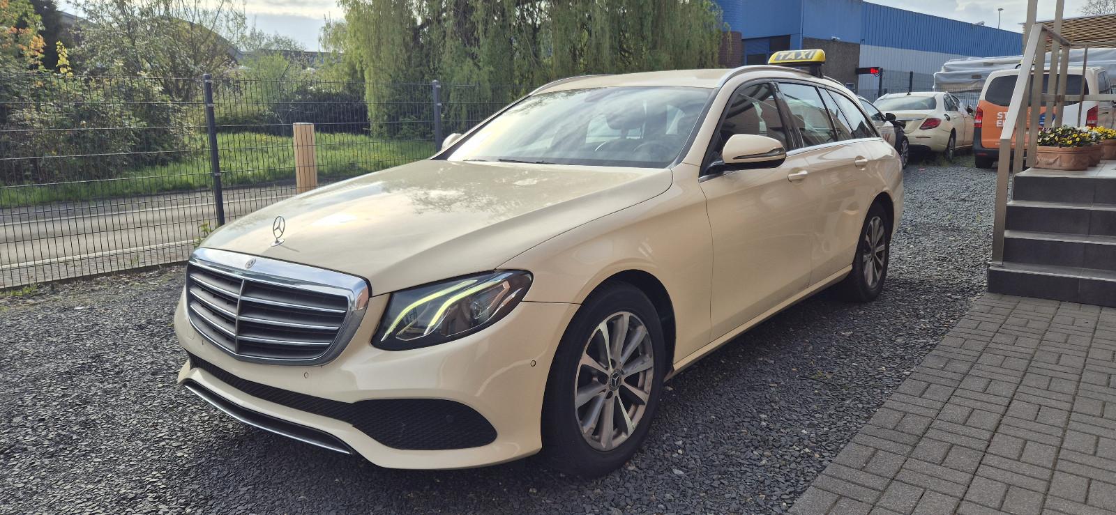 Mercedes-Benz E 200 E T-Modell - TAXI-KAMERA-PDC-NAVI-LED-SHZ