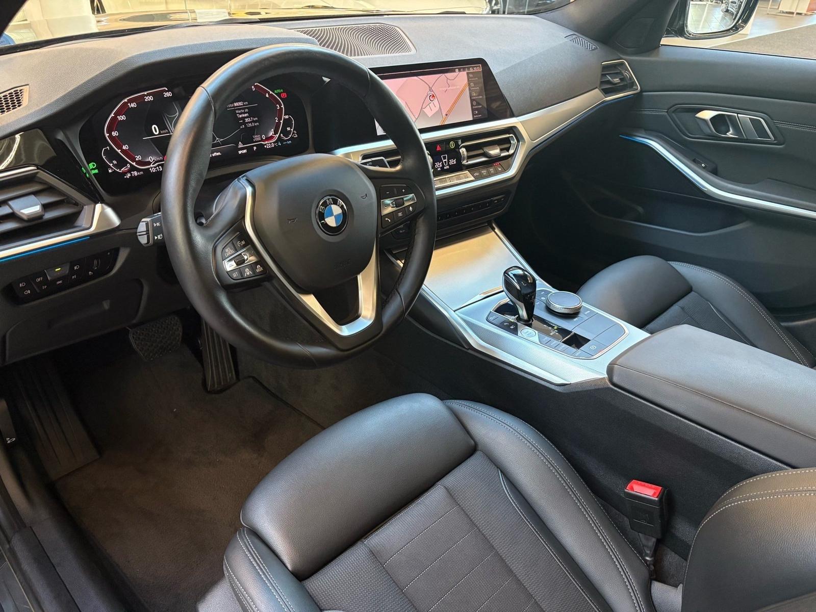BMW 330e Sport Line DA Prof Laser PA HuD Pano HiFi