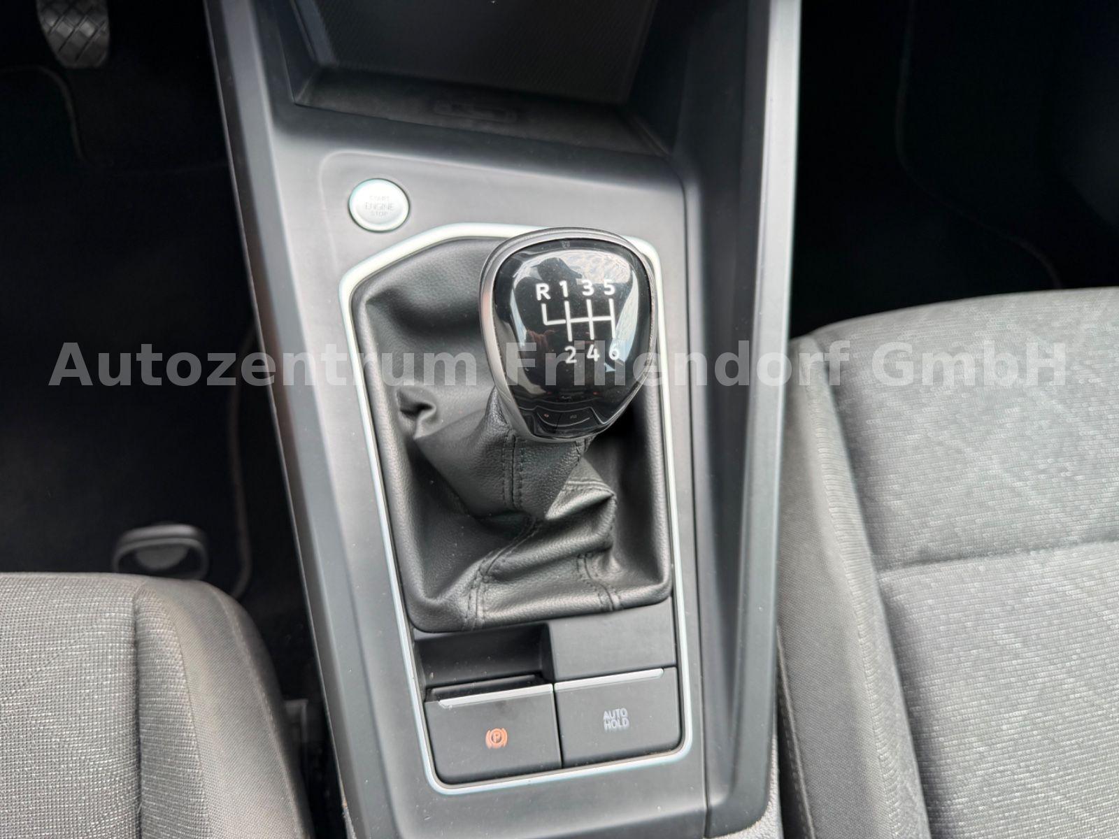 Volkswagen Golf VIII Lim. Life NAVI/IQ/AMBIENTE BELEUCHTUNG, миниатюра 25