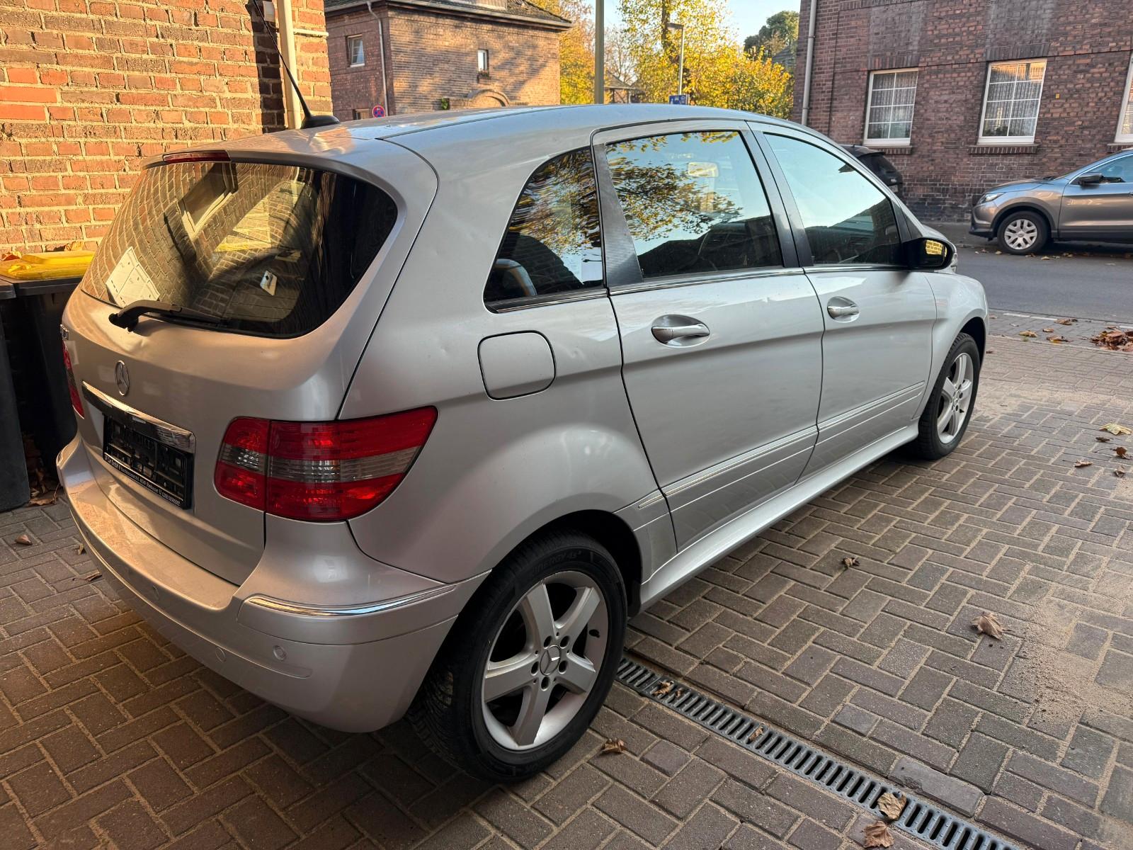Mercedes-Benz B170 2005 — photo 11