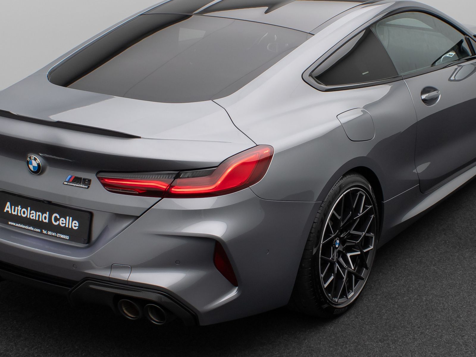 Fahrzeugabbildung BMW M8 Competition xD Coupé 360°Laser SoftCl DispKey