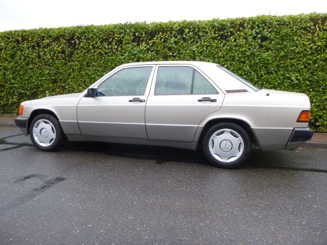 Mercedes-Benz 190 E 1,8 Automatik Stahlschiebedach