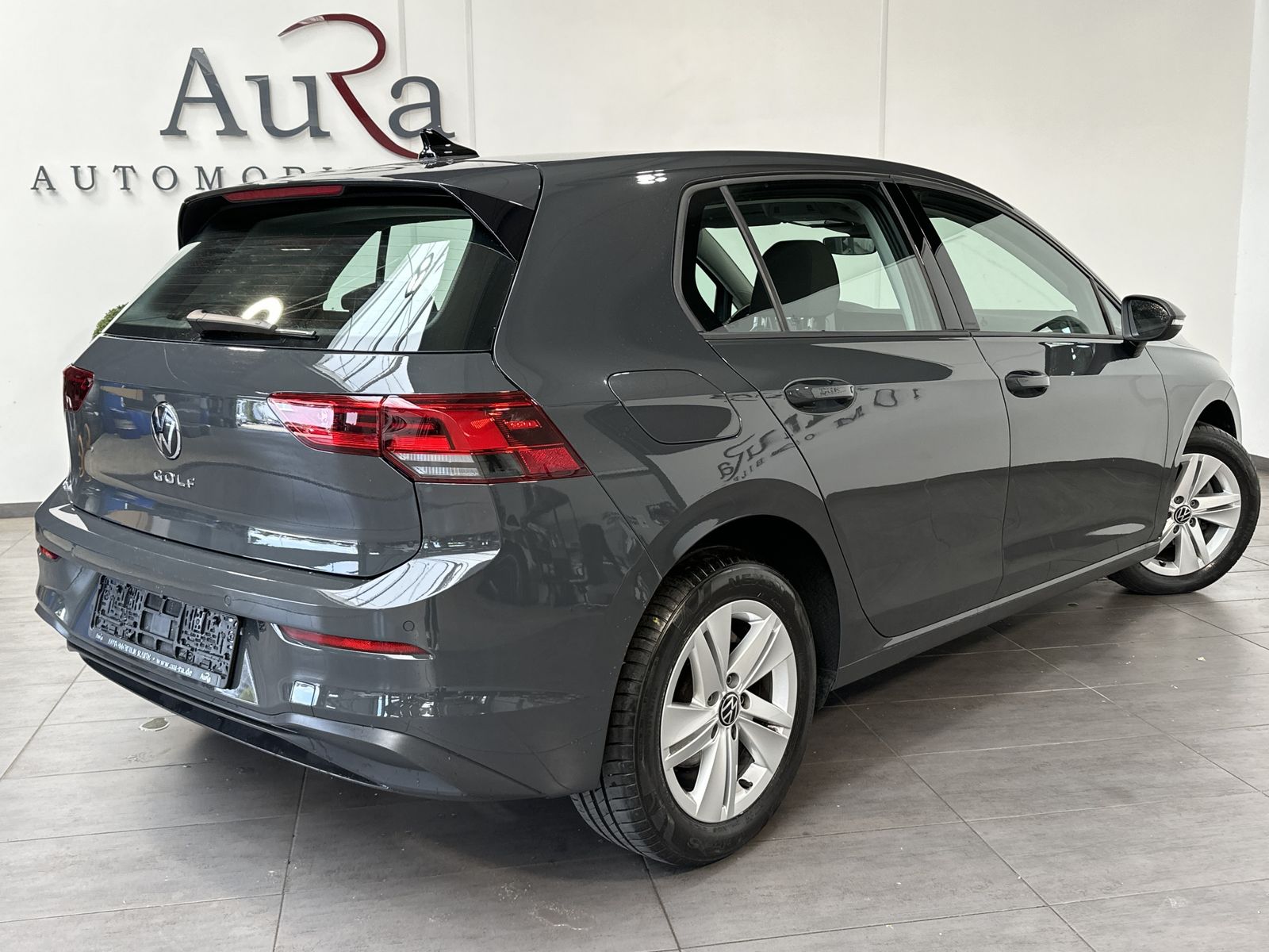 Fahrzeugabbildung Volkswagen Golf 1.5 TSI Life NAV+LED+ACC+CARPLAY+SPURH+EPH