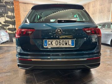 Volkswagen Tiguan - 4