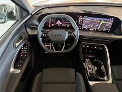AUDI Q5 2.0 TFSI quattro 150 kW AUDI Q5 2.0 TFSI quattro 150 kW