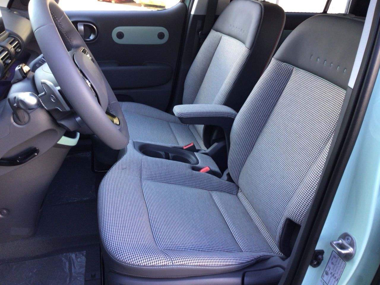 Fahrzeugabbildung Hyundai INSTER LOUNGE SHZ*LHZ*NAVI*CARPLAY*USB*