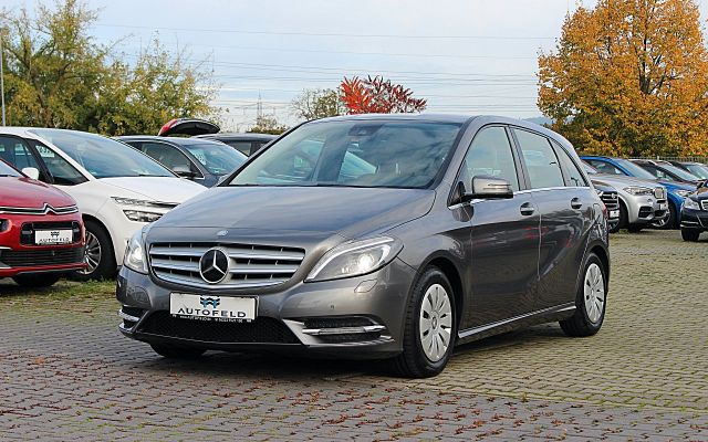 Mercedes-Benz B 180 CDI Edition/SHEFT/1.HAND/8FACH/LEDER/XENON