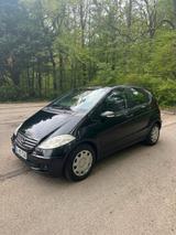 Mercedes-Benz Mercedes A150  nur 110.000 km  TÜV 11/20... - Mercedes-Benz A 150 in Stuttgart