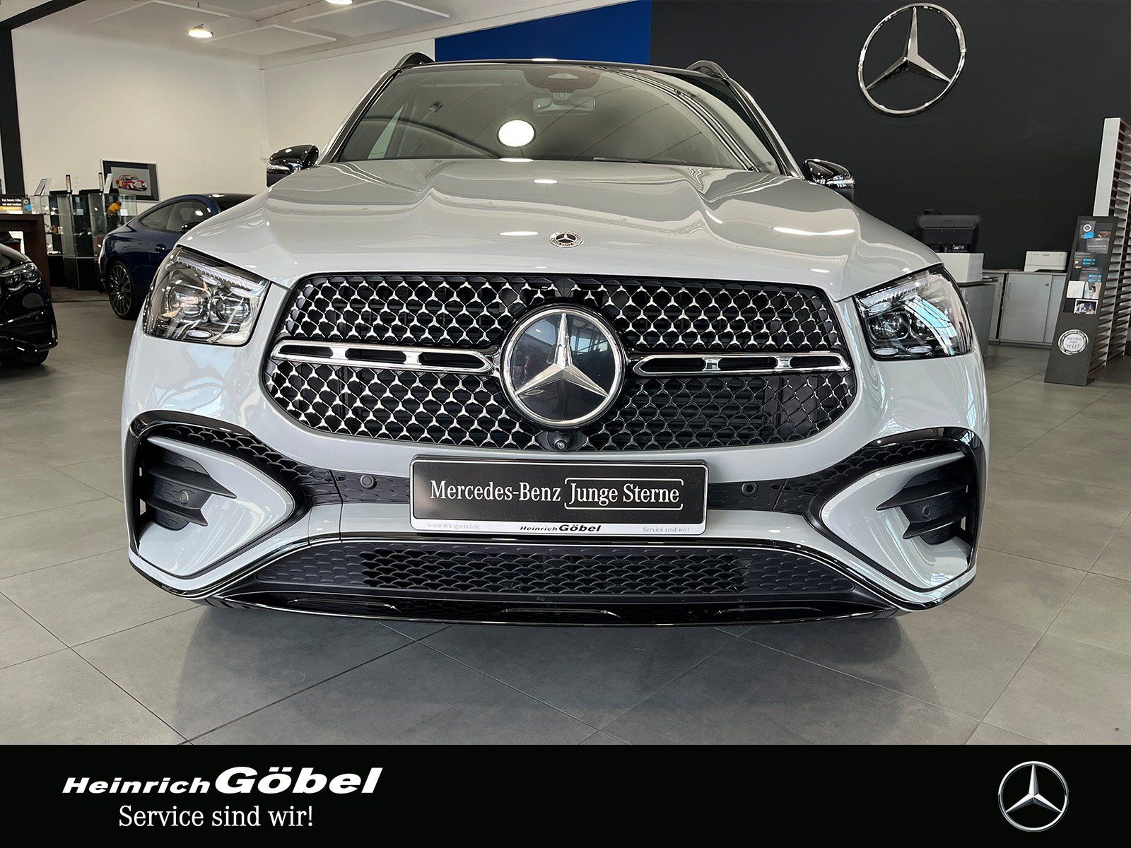 Fahrzeugabbildung Mercedes-Benz GLE 450 d AMG+PANO+NIGHT+AHK+AIRMATIC+360°+CARPL