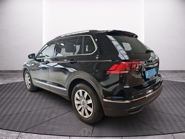 Fahrzeugabbildung Volkswagen Tiguan 1.5 TSI 6-Gang MOVE AHK NAVI MATRIX 360°