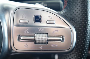 Mercedes-Benz A220 4Matic AMG Line PANO AMBIENTE MULTIBEAM