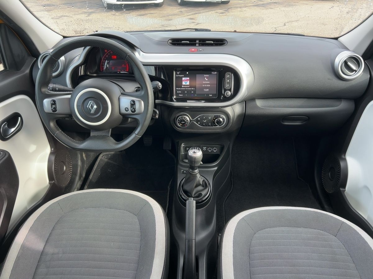 Fahrzeugabbildung Renault Twingo ZEN SCe 65 - mit KI generiert/bearbeitet