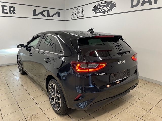 Fahrzeugabbildung Kia Ceed Ultimate Edition Kamera SpurwechselASS Navi