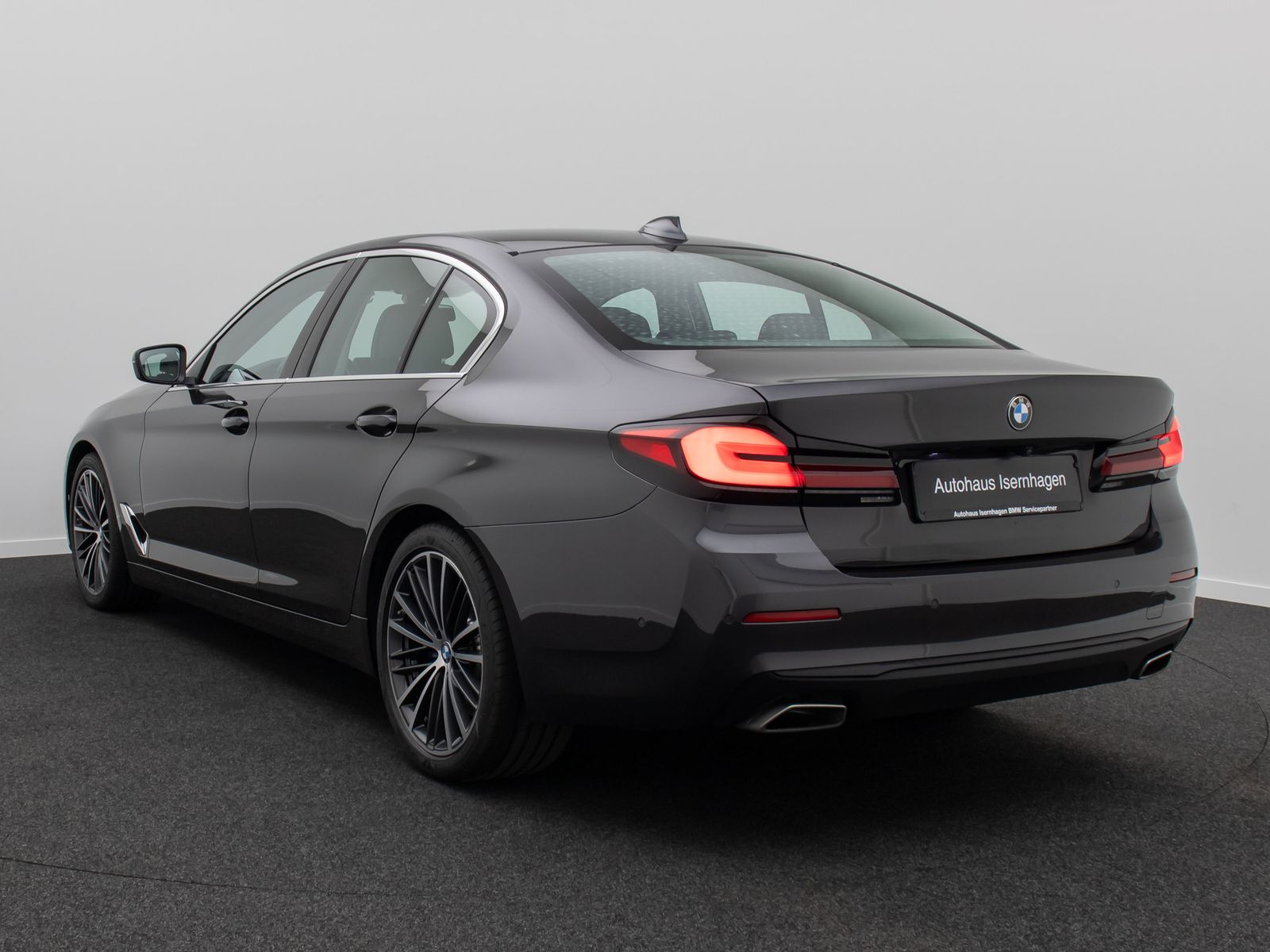 Fahrzeugabbildung BMW 530i HUD DAB Leder Alarm Komfort 4xKlima M Sport